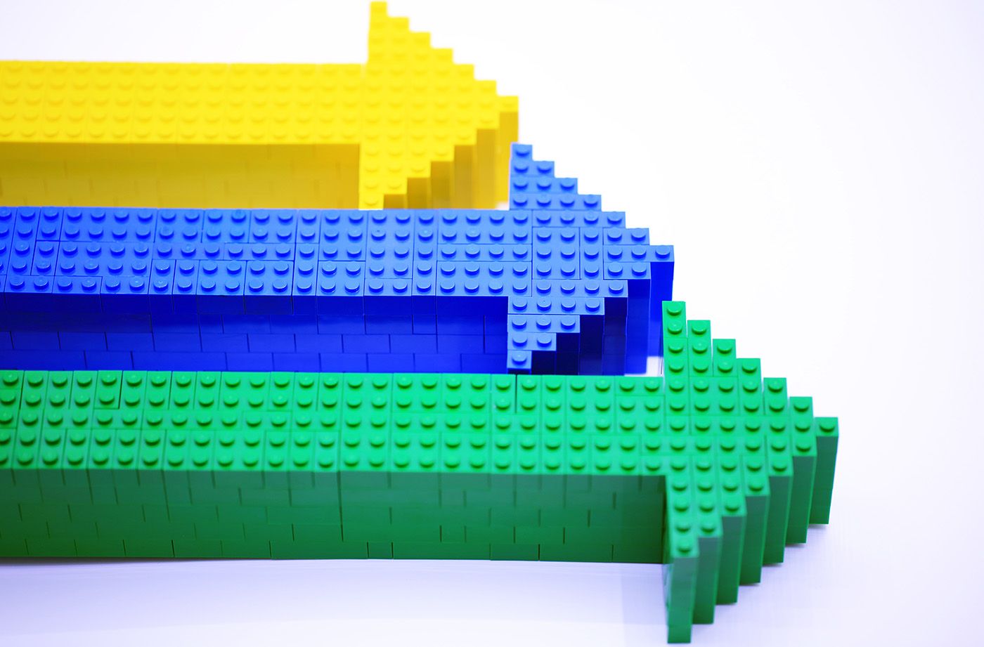 Pfeile aus Bausteinen